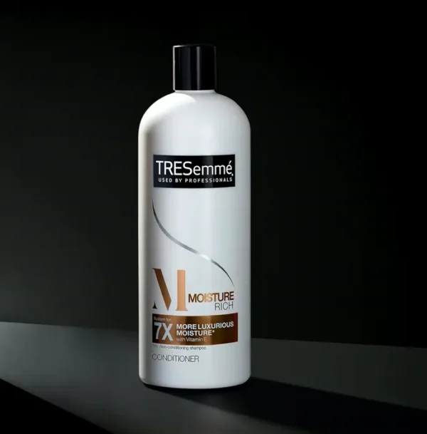 TRESemmé Moisturizing Conditioner for Dry Hair 3 Count
