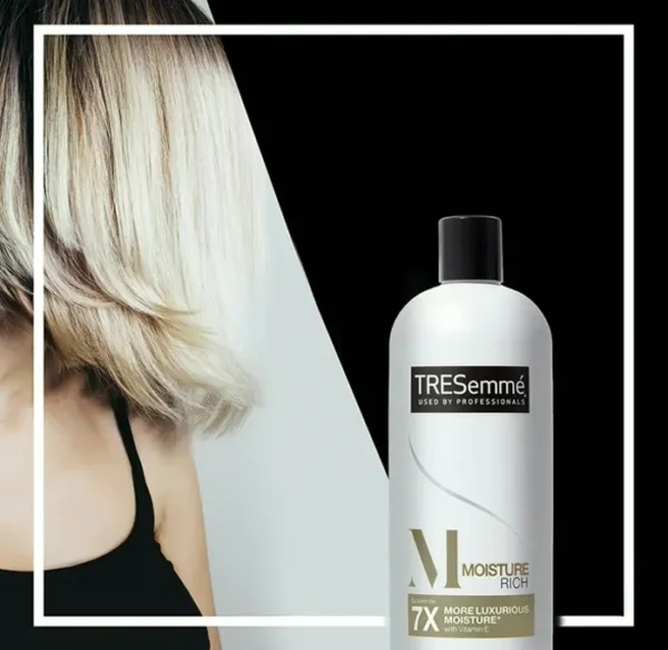 TRESemmé Moisturizing Conditioner for Dry Hair 3 Count