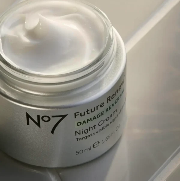 Future Damage Evening Cream - Hydrating and Firming